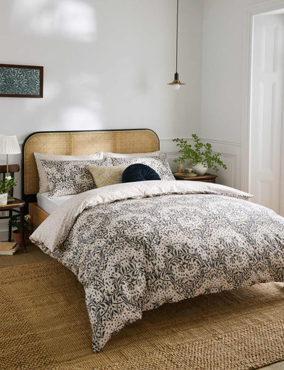 M&S William Morris at Home Pure Cotton Michaelmas Daisy Bedding Set- Buy online at McGrocer