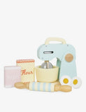 Le Toy Van wooden kitchen mixer play set - British product