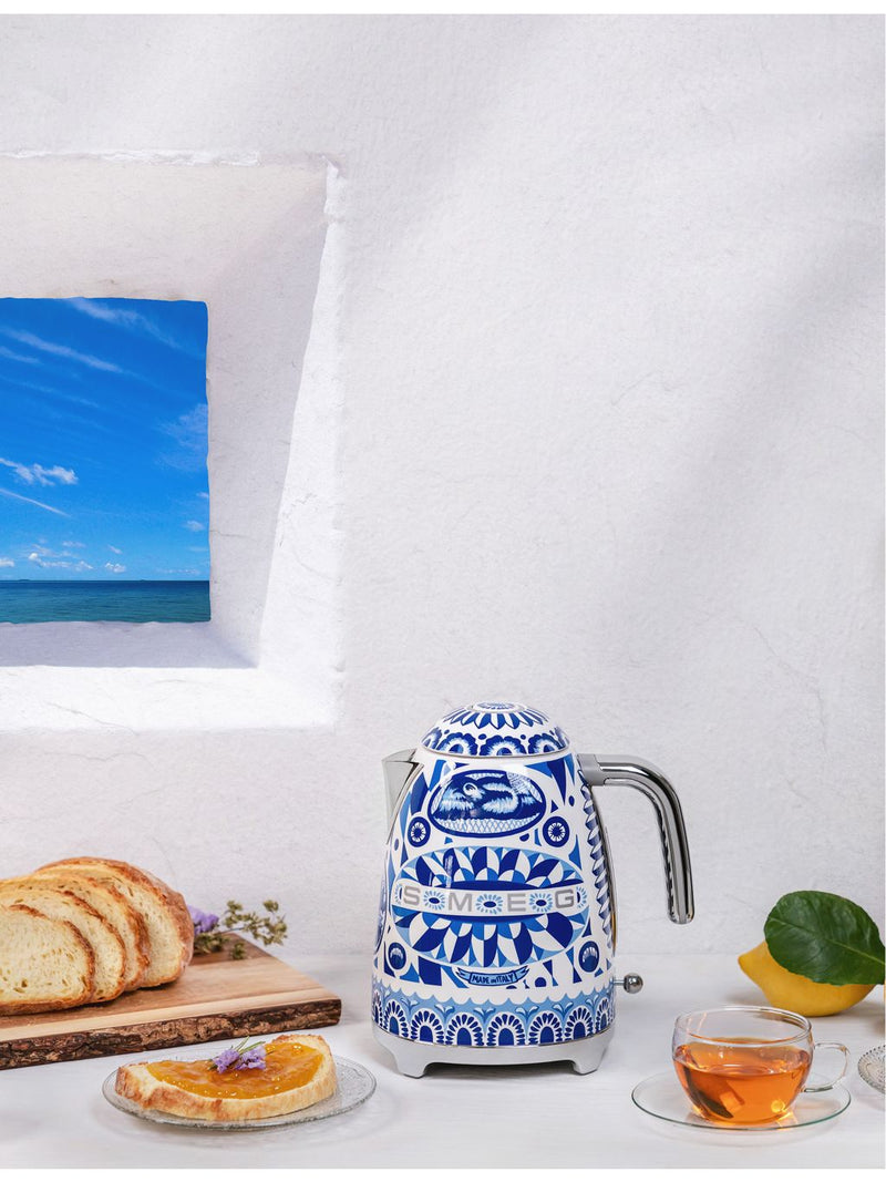 Smeg x Dolce & Gabbana Blu Mediterraneo kettle 1.7L (British brand)