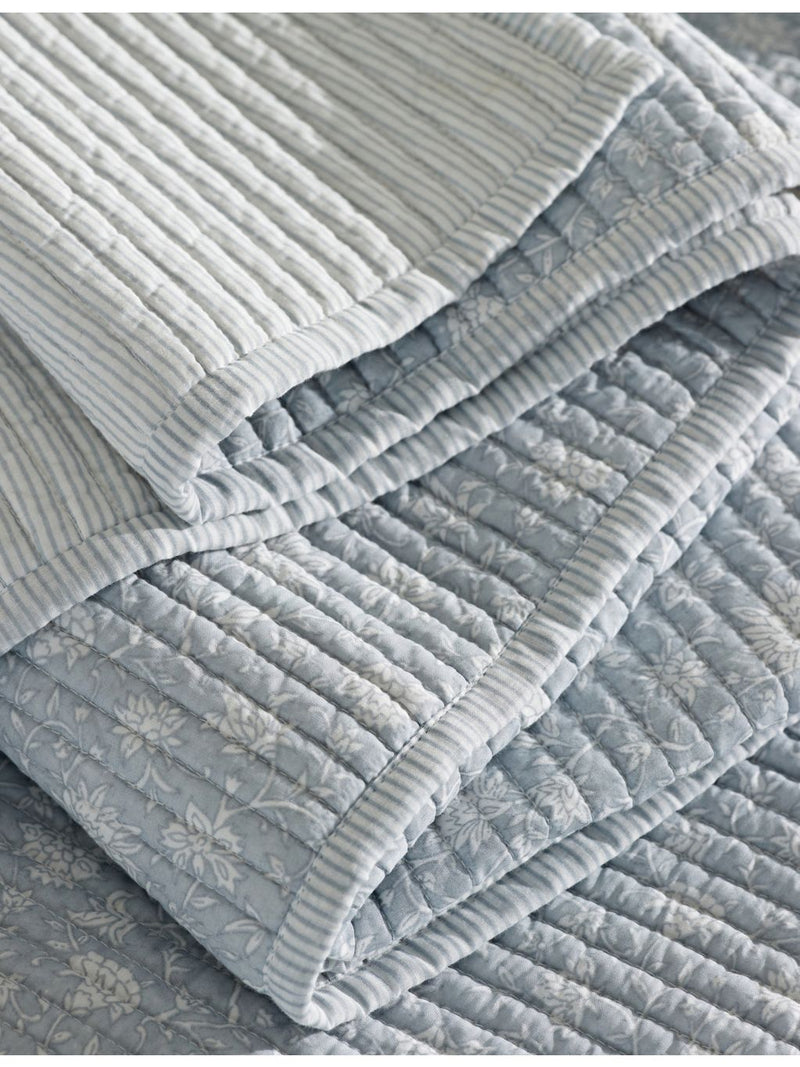 The White Company floral-print super king cotton quilt (British brand)