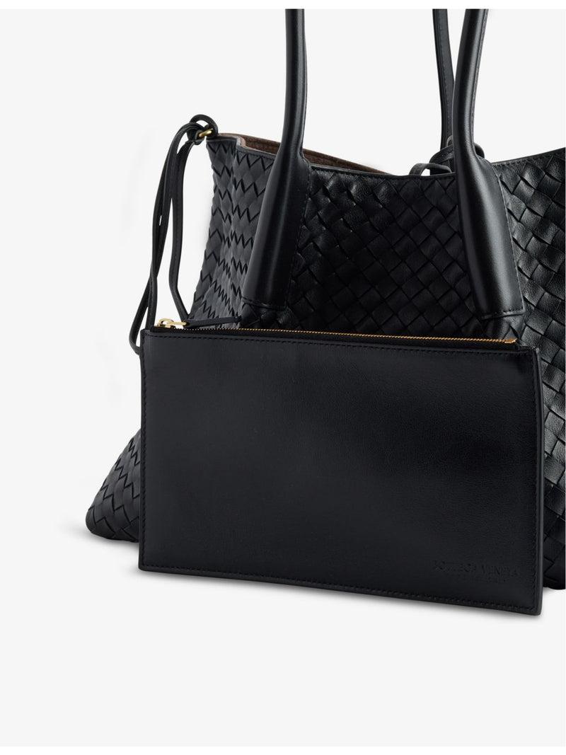 Bottega Veneta reversible leather shoulder bag (British brand)