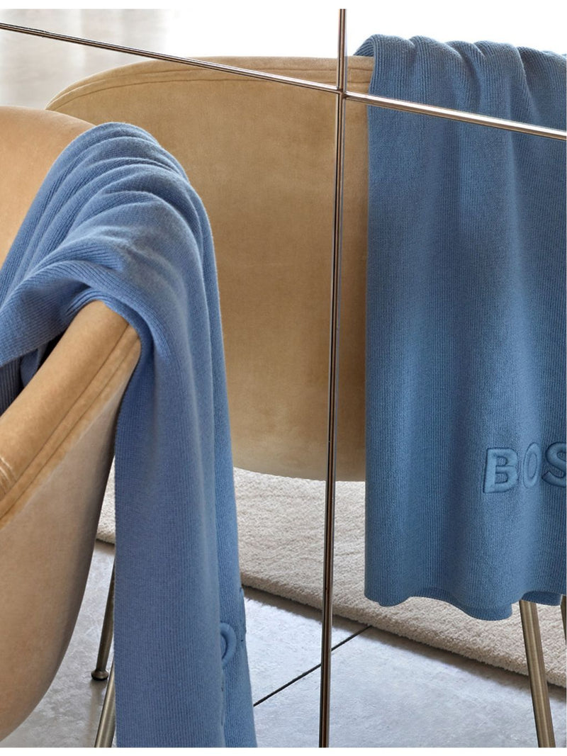 BOSS knitted throw logo-embroidered 170cm x 130cm, UK version