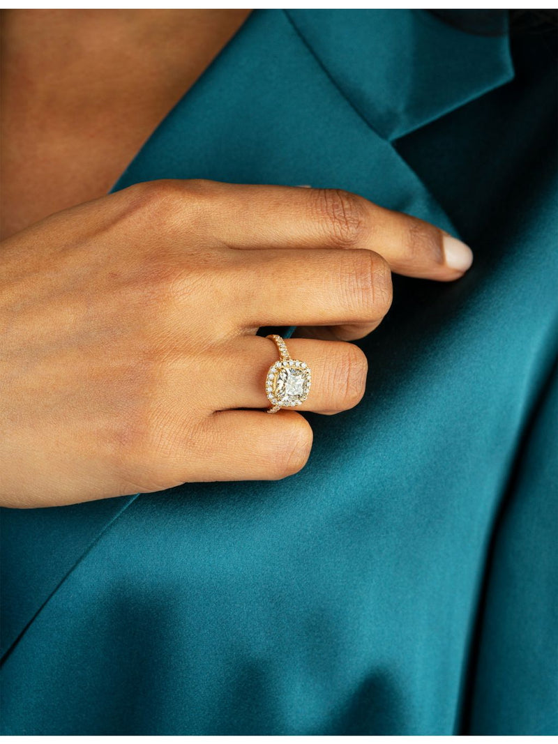 The Diamond Lab 3.62ct lab-grown cushion-cut diamond ring, 18ct gold (British brand)