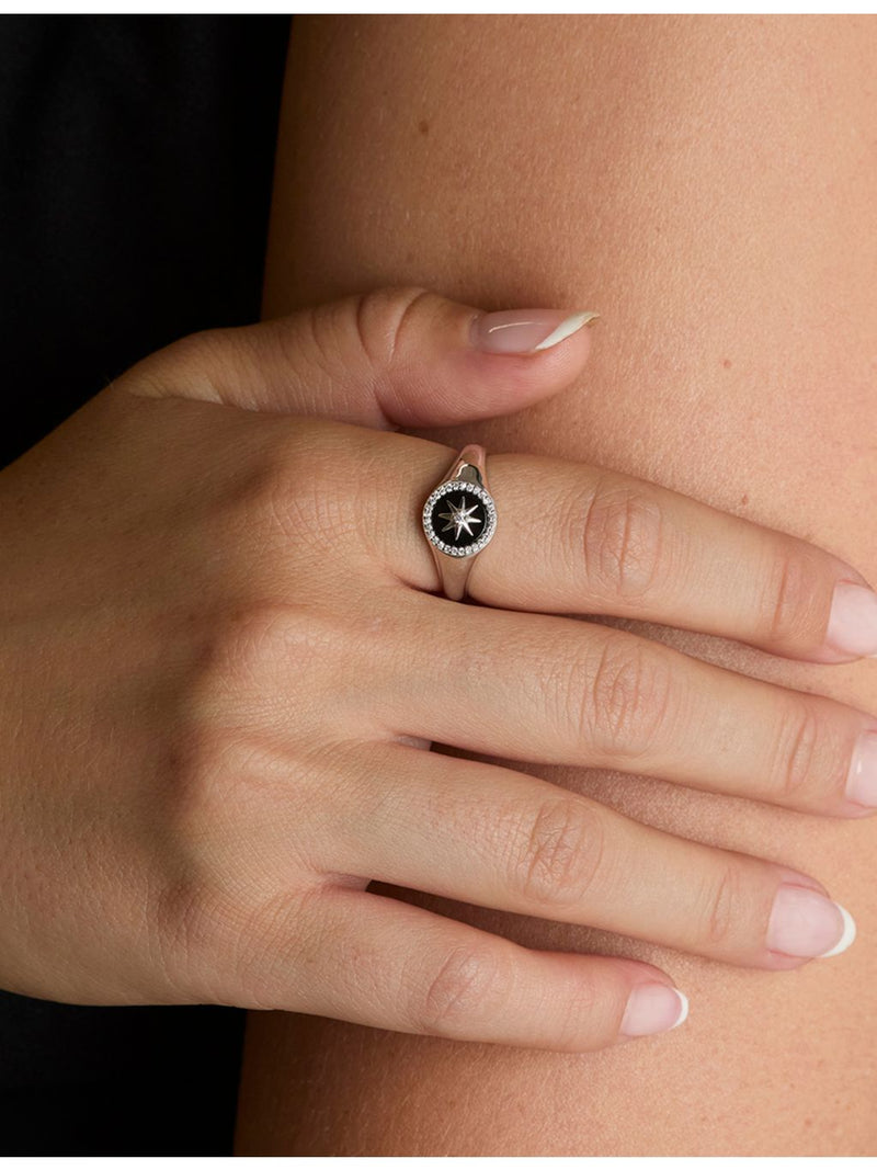 Astrid & Miyu star signet ring with cubic zirconia and agate, UK version