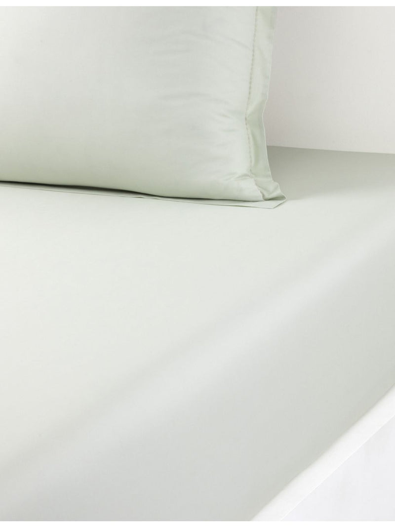 Yves Delorme Batiste Amande cotton fitted sheet - British product