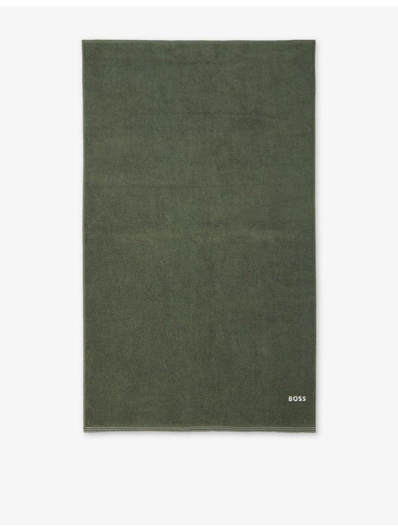 BOSS Edge cotton towel with 600 gsm, imported from the UK