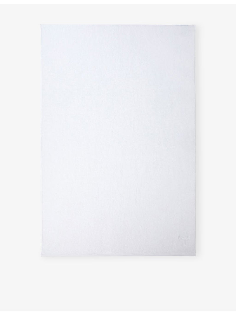 BOSS Edge cotton bath towel in 100% cotton, imported from the UK
