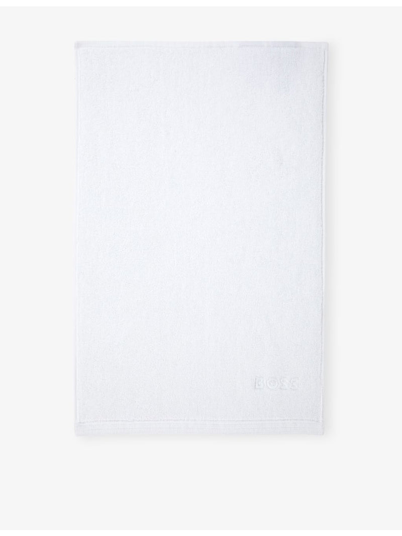 BOSS Edge cotton bath towel in 100% cotton, imported from the UK