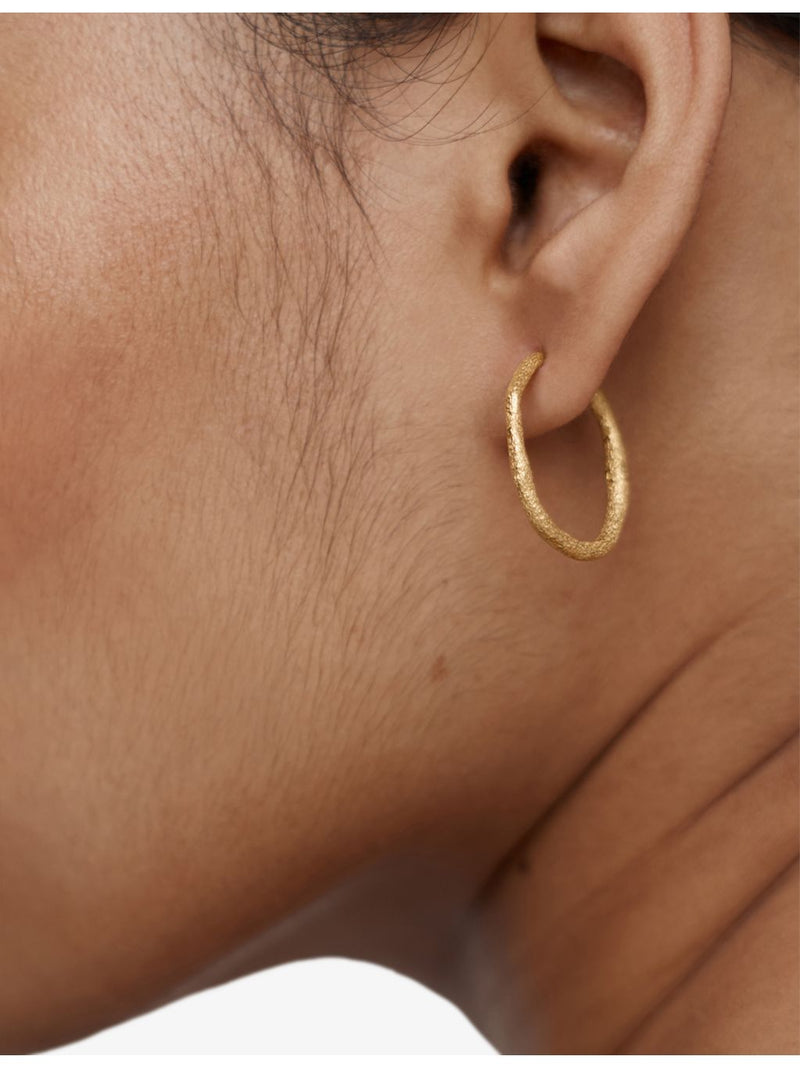 Monica Vinader Antica textured slim medium gold vermeil hoop earrings - British product