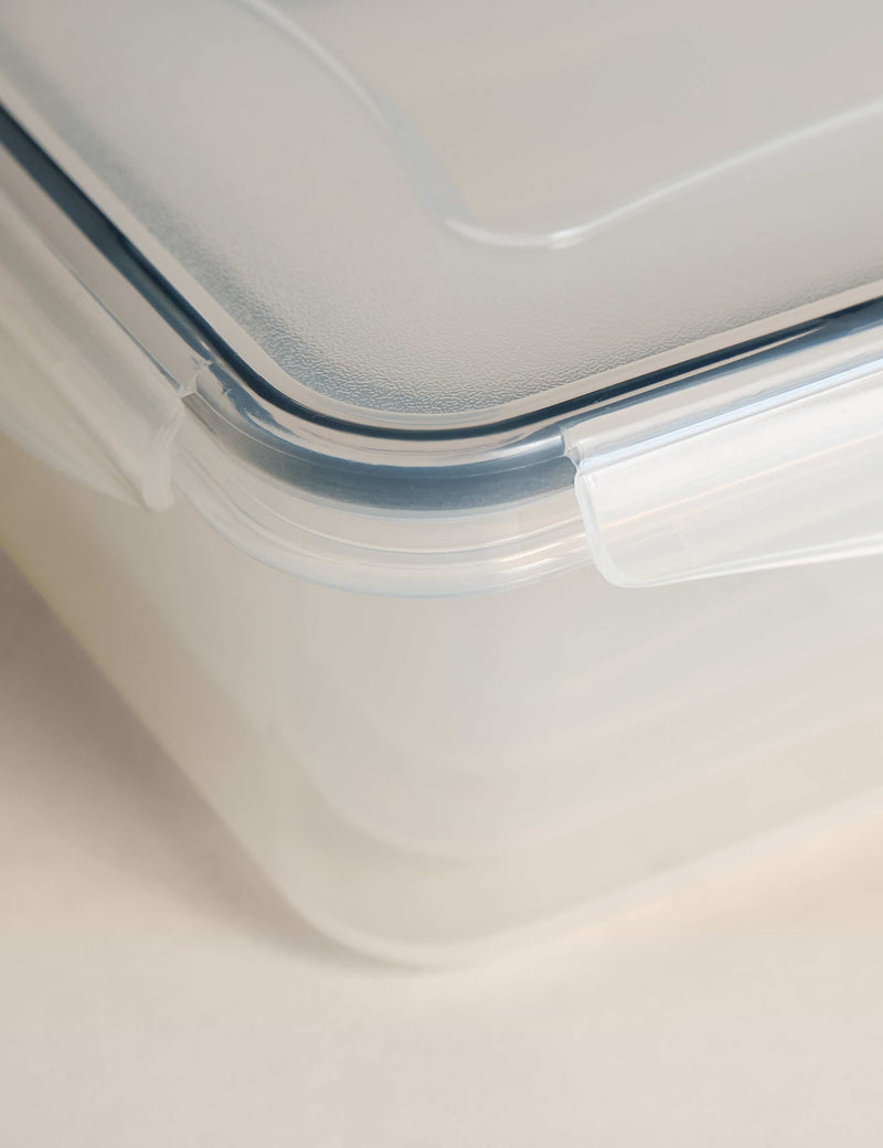Set of 3 airtight food storage containers (British brand)