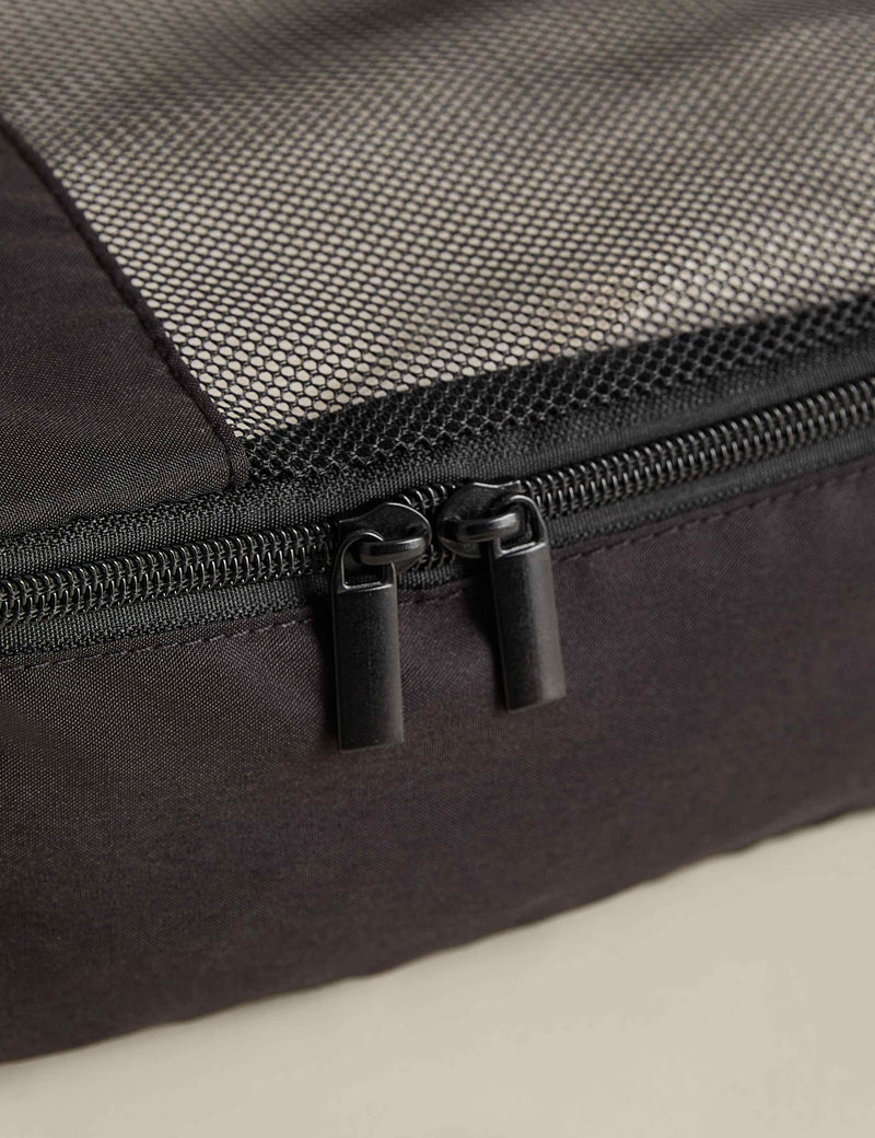 Packing cubes set with mesh tops in three sizes - British product
