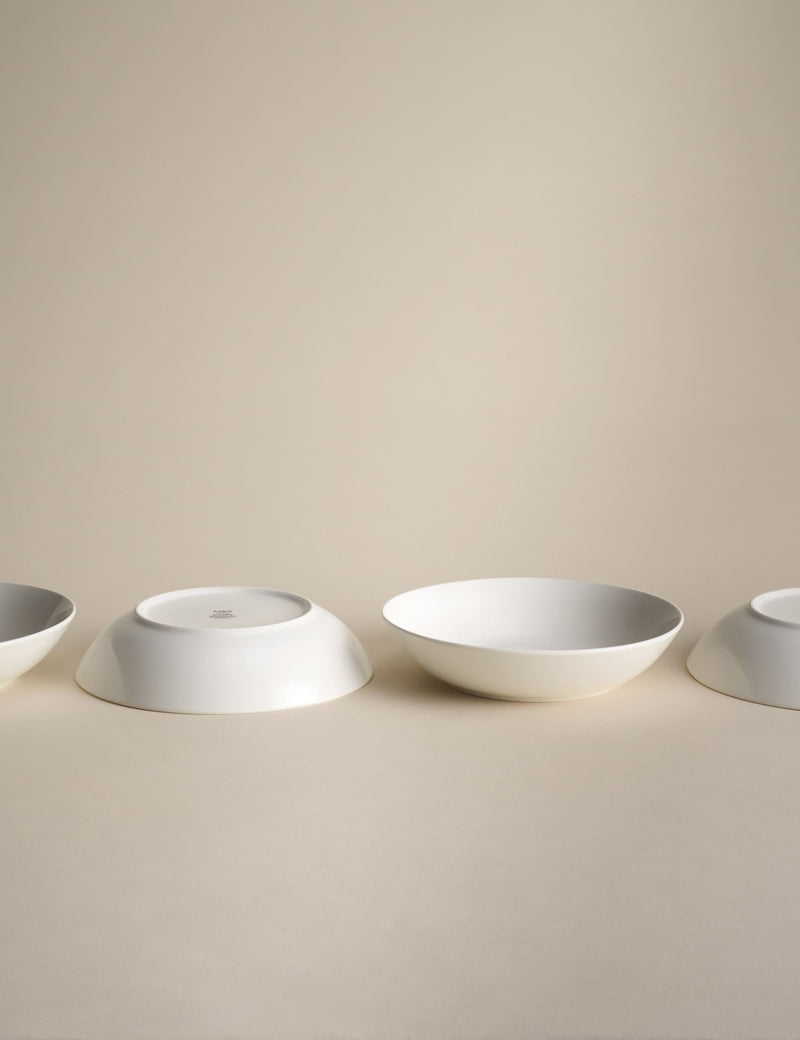 Set of 4 everyday porcelain pasta bowls (British brand)