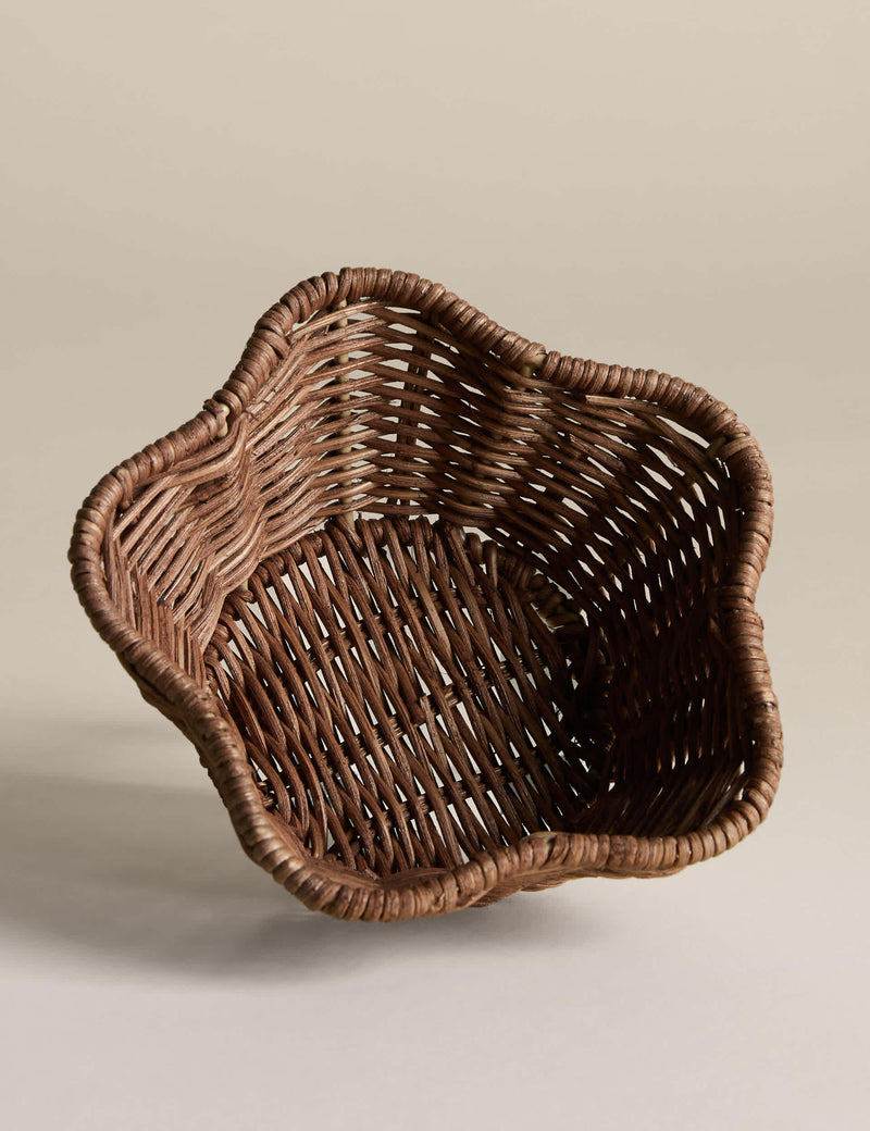 Small scalloped rattan trinket bowl 15cm, UK version