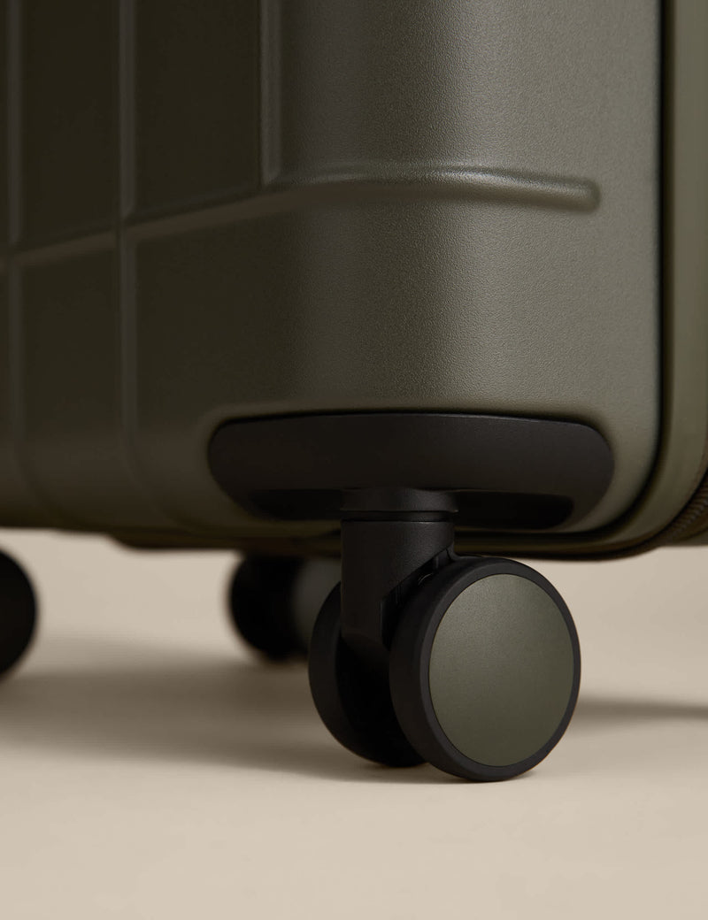 Stockholm 4 wheel hard shell cabin suitcase, UK version