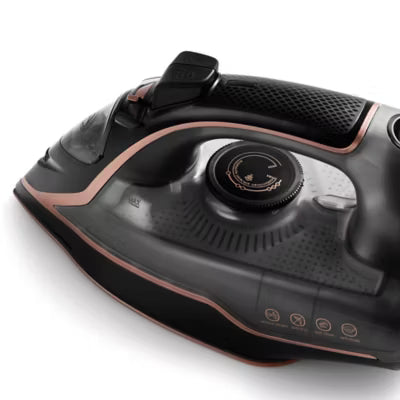 George Home Black 2800W steam iron with ceramic soleplate, UK version