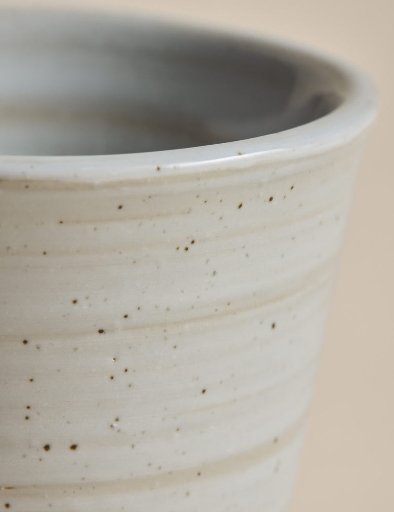 Stoneware mug textured spin handleless 9cm - British product