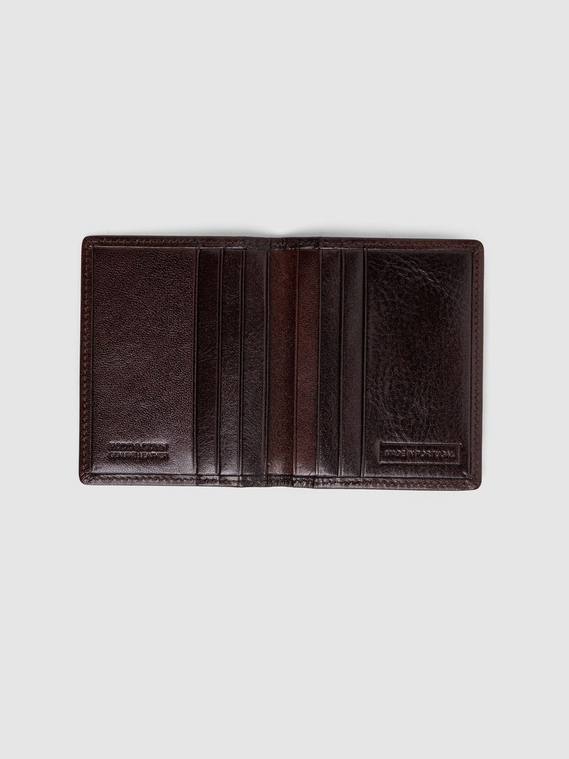 Rodd & Gunn Chocolate Brown Walton card holder, imported from the UK