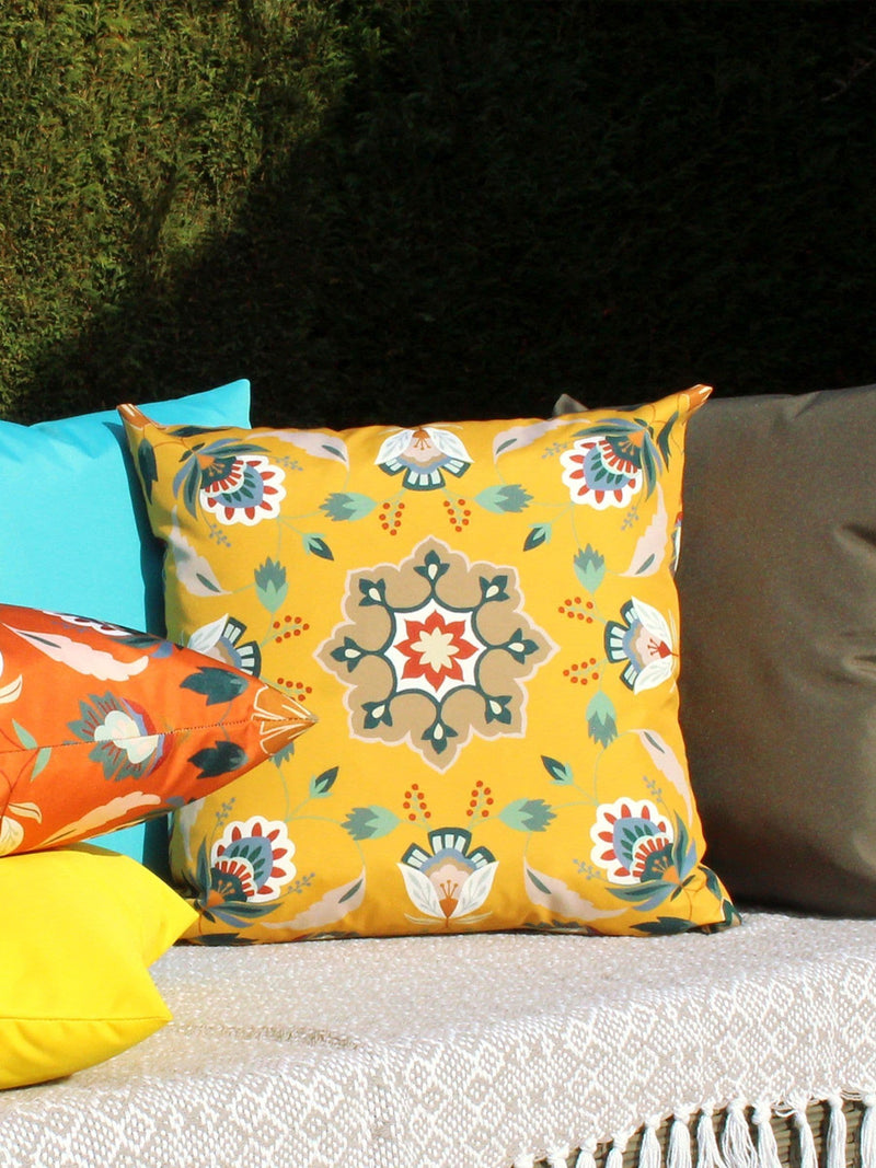 furn. Yellow Folk Flora outdoor cushion 43x43, UK version