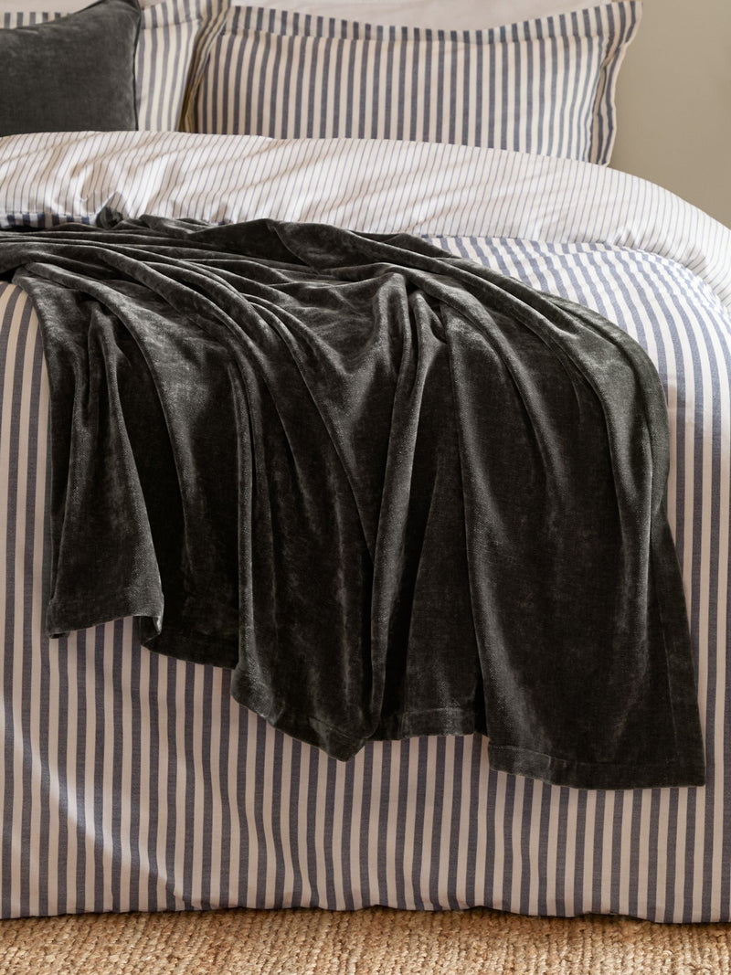 Yard Charcoal Heavy Chenille Throw