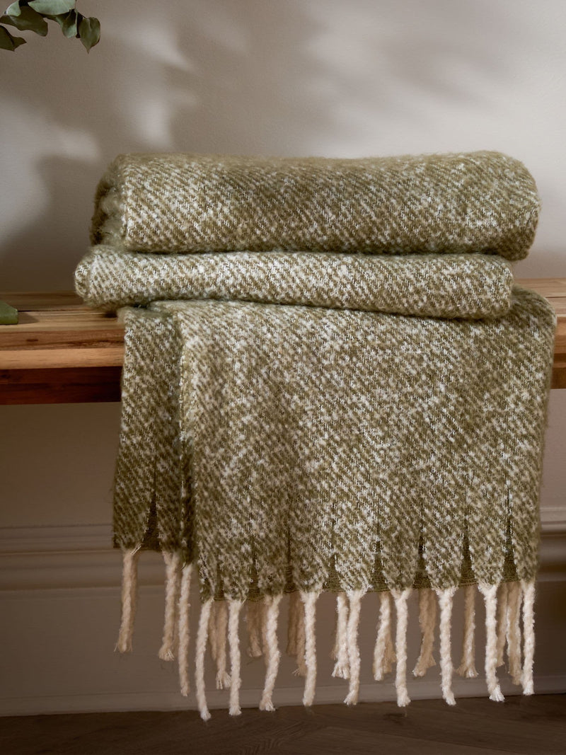Wylder Purple Heather Isla Soft Tasselled Throw 130 x 180 cm