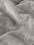 Furn grey snowflake fleece throw, UK version