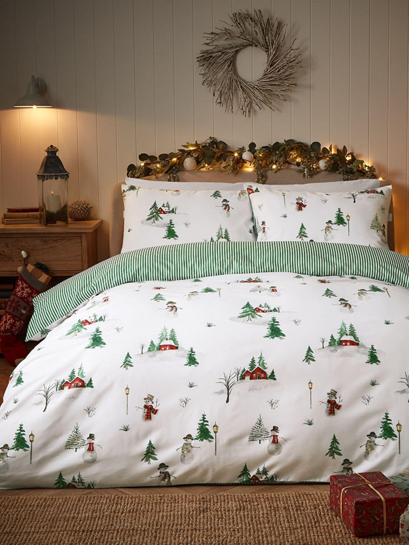 Vantona red and green Christmas snowmen quilt cover set (British brand)