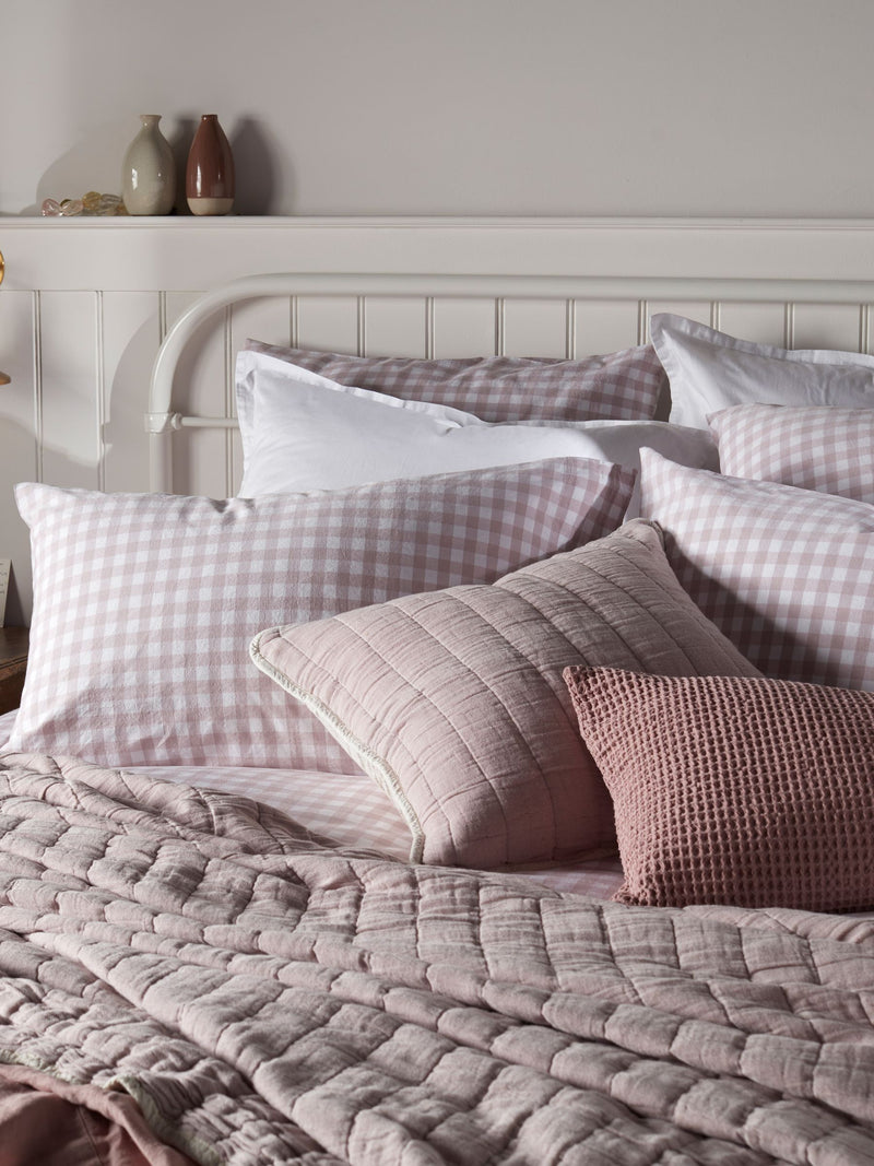 Secret Linen Store Vintage Rose gingham standard pillowcase, UK version