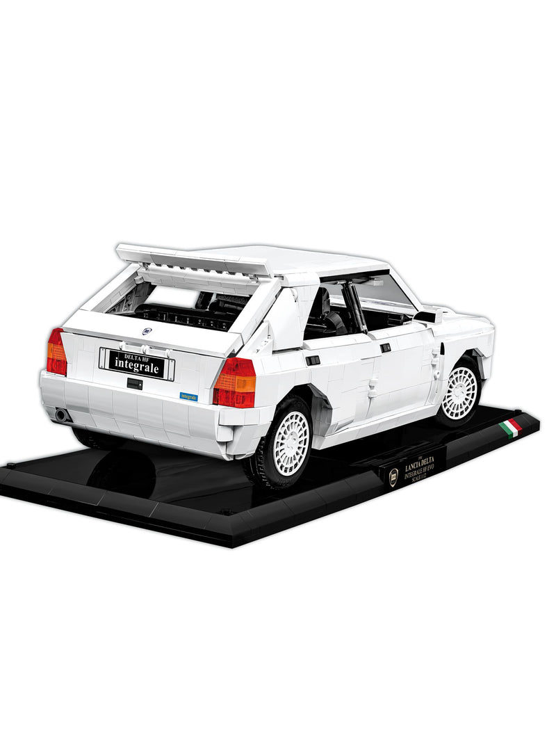 Cobi Lancia Delta HF Integrale model 1:12 scale - British product