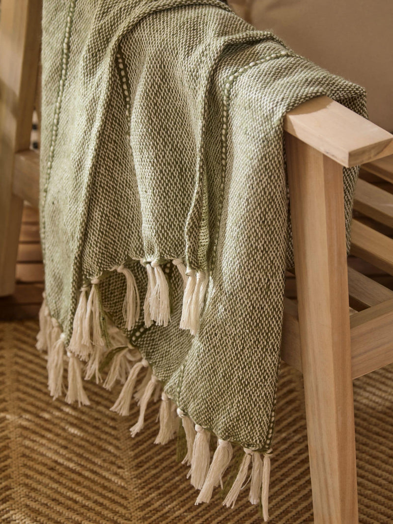 Yard Moss Hedon tasselled outdoor throw 130x180, UK version