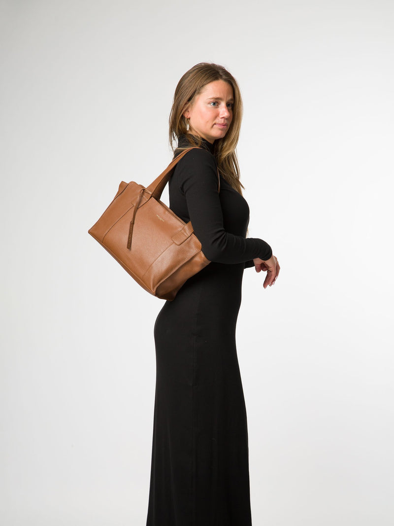 Pure Luxuries brown Mimi leather handbag, UK version