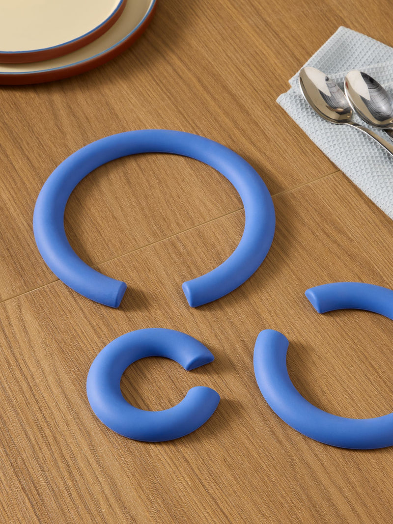 MADE.COM blue silicone trivet 19x19x30cm (British brand)