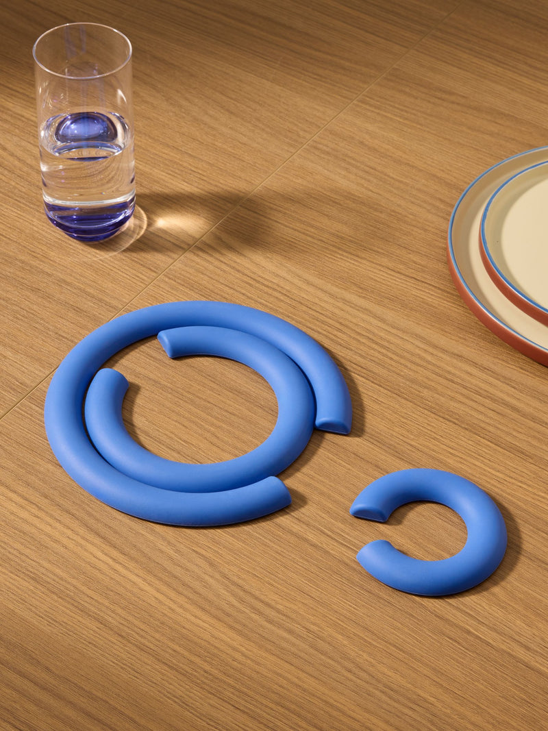 MADE.COM blue silicone trivet 19x19x30cm (British brand)