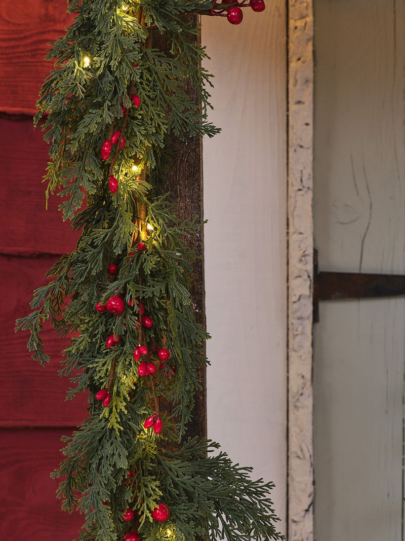 Lights4fun pre lit Christmas garland 1.5m, imported from the UK