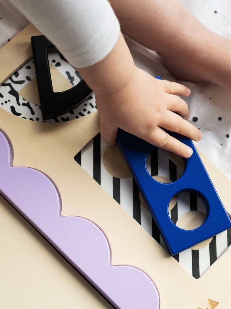 Etta Loves wooden puzzle board with colourful shapes - British product