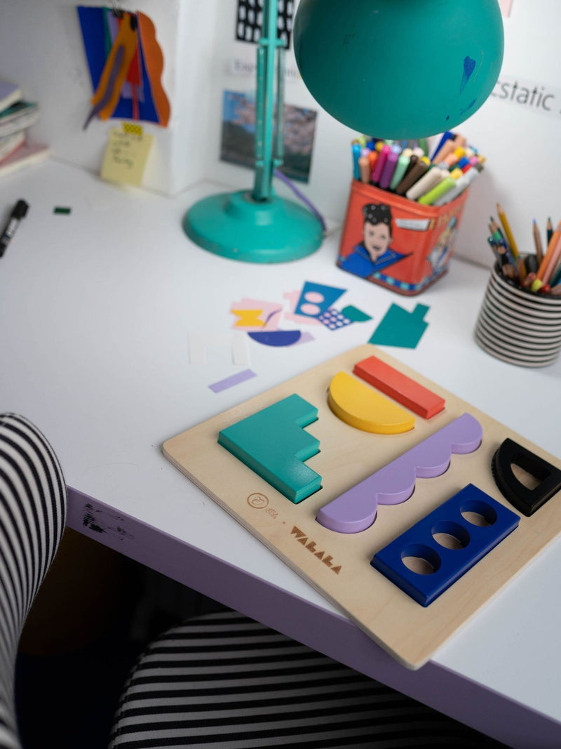 Etta Loves wooden puzzle board with colourful shapes - British product