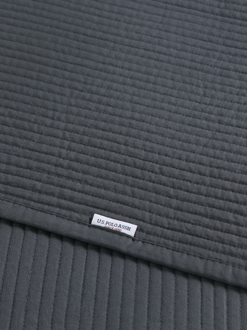 U.S. Polo Assn. Tornado Channel Row quilted bedspread 240x220cm - British product