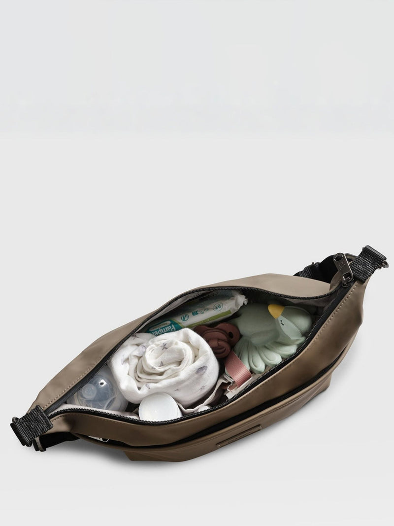 Finnson Fia oversized sling stroller organiser mocha - British product