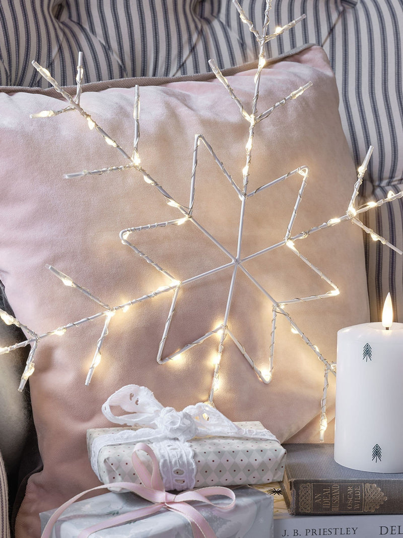 Lights4fun snowflake Christmas light with warm white LEDs, imported from the UK