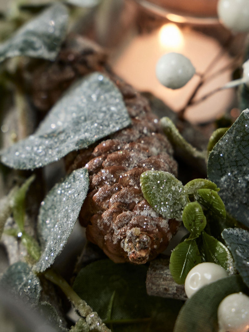 Dibor Berry Centrepiece Wreath, imported from the UK