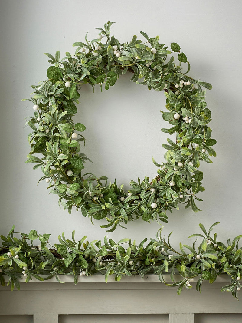 Lights4fun pre lit mistletoe and eucalyptus garland 2m (British brand)