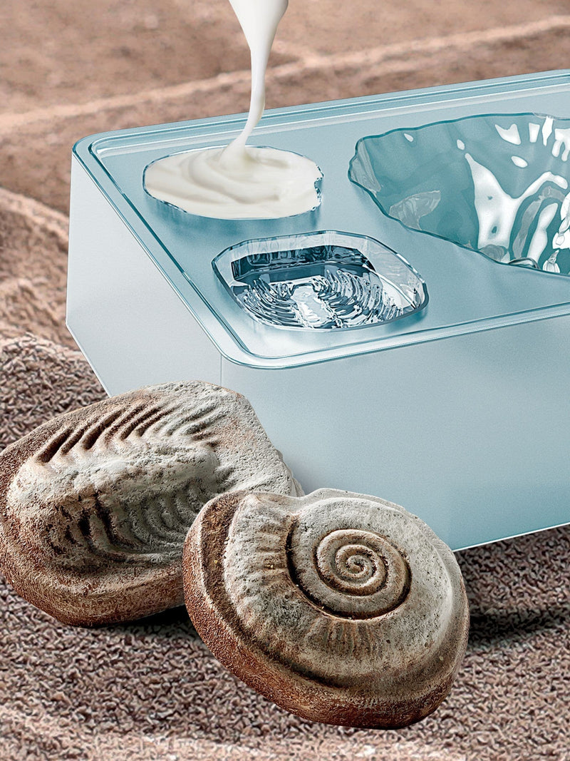 Clementoni Jurassic World dig set with two dinosaur skeletons (British brand)