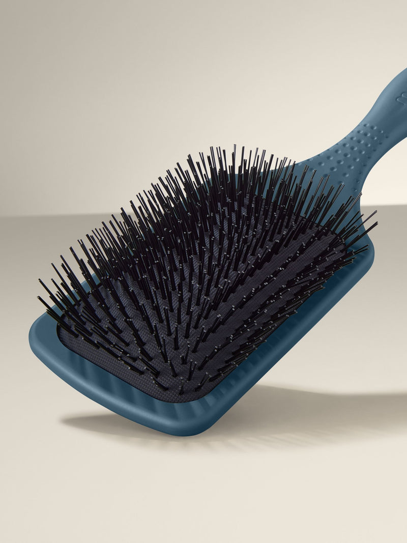 M&D London large cushioned paddle brush - British product