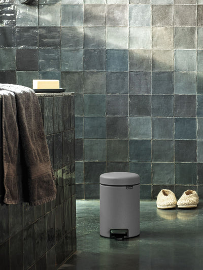 Poubelle à pédale Brabantia NewIcon Gris béton minéral 3 litres