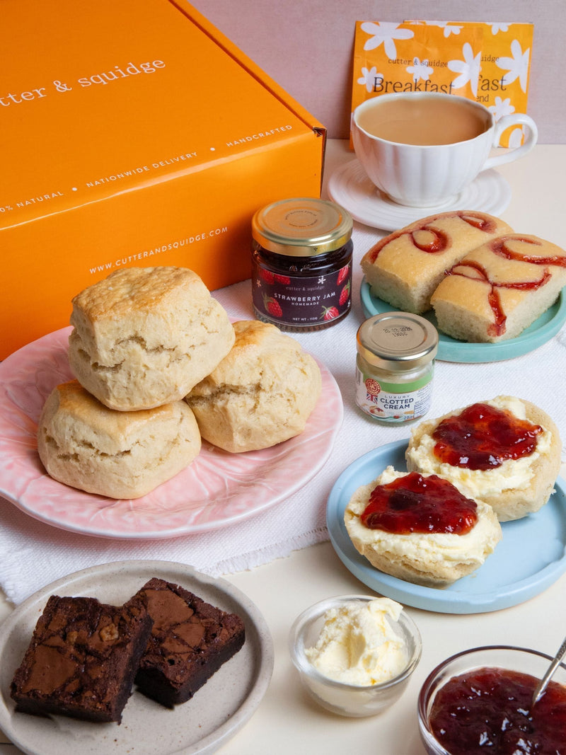 Cutter & Squidge Afternoon Tea at Home gift box - British product