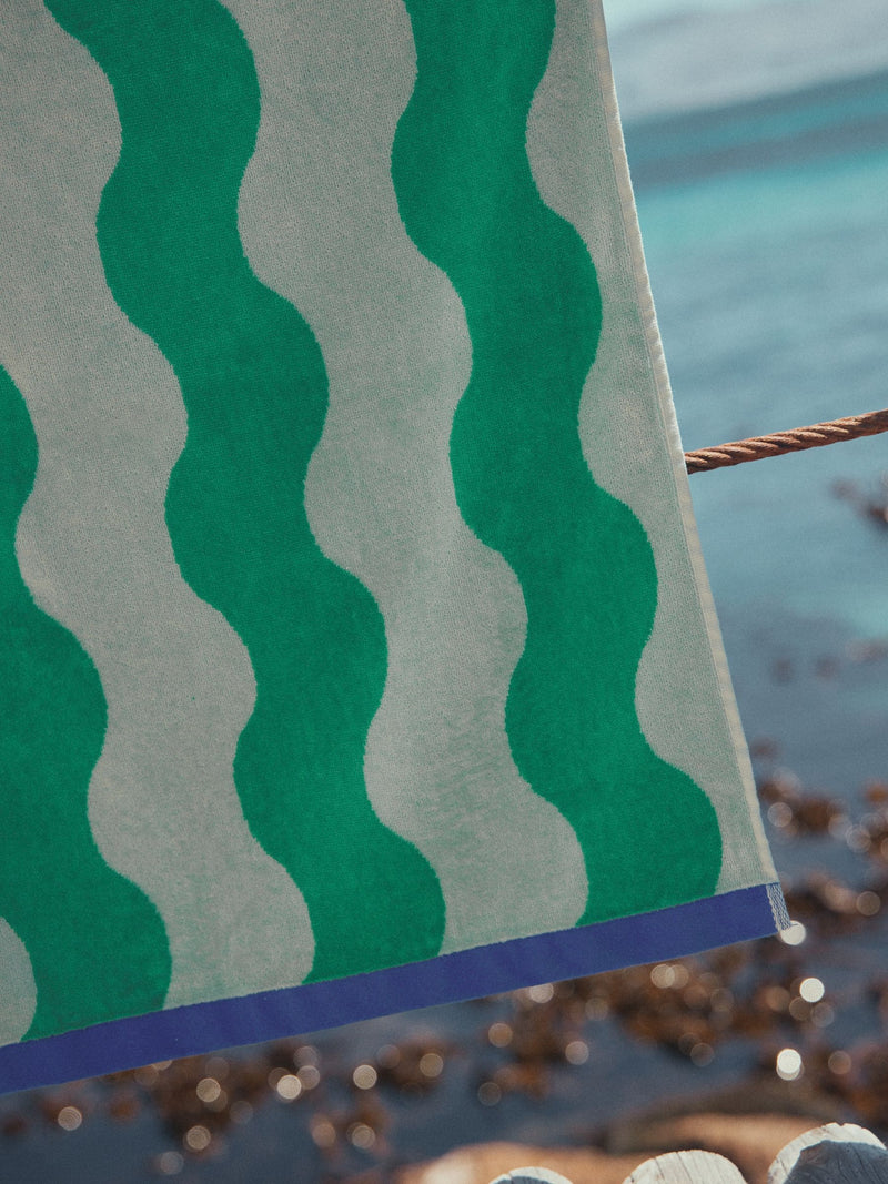Green wiggle beach towel 4x23cm (British brand)