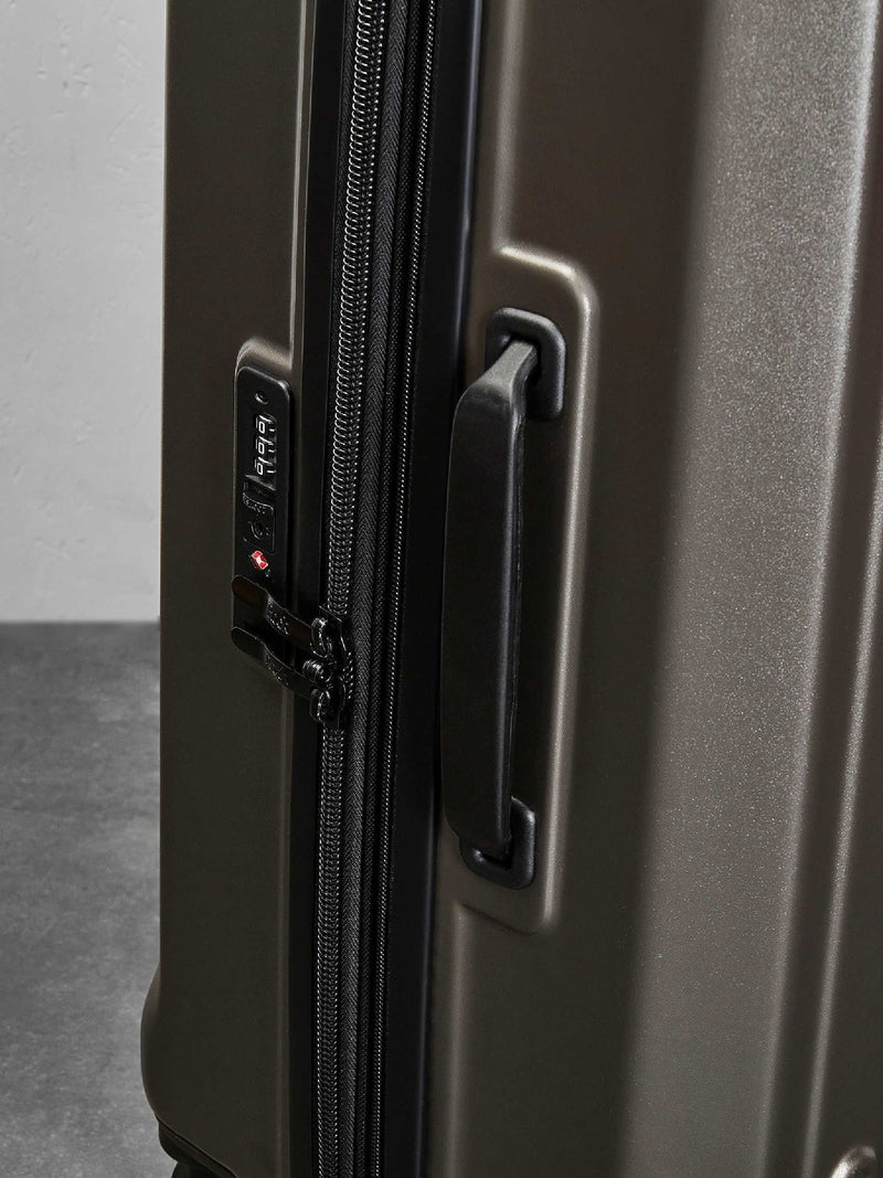 Rock Alpine large grey suitcase - British product