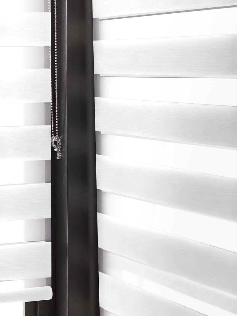 Mistral white day and night blind, UK version