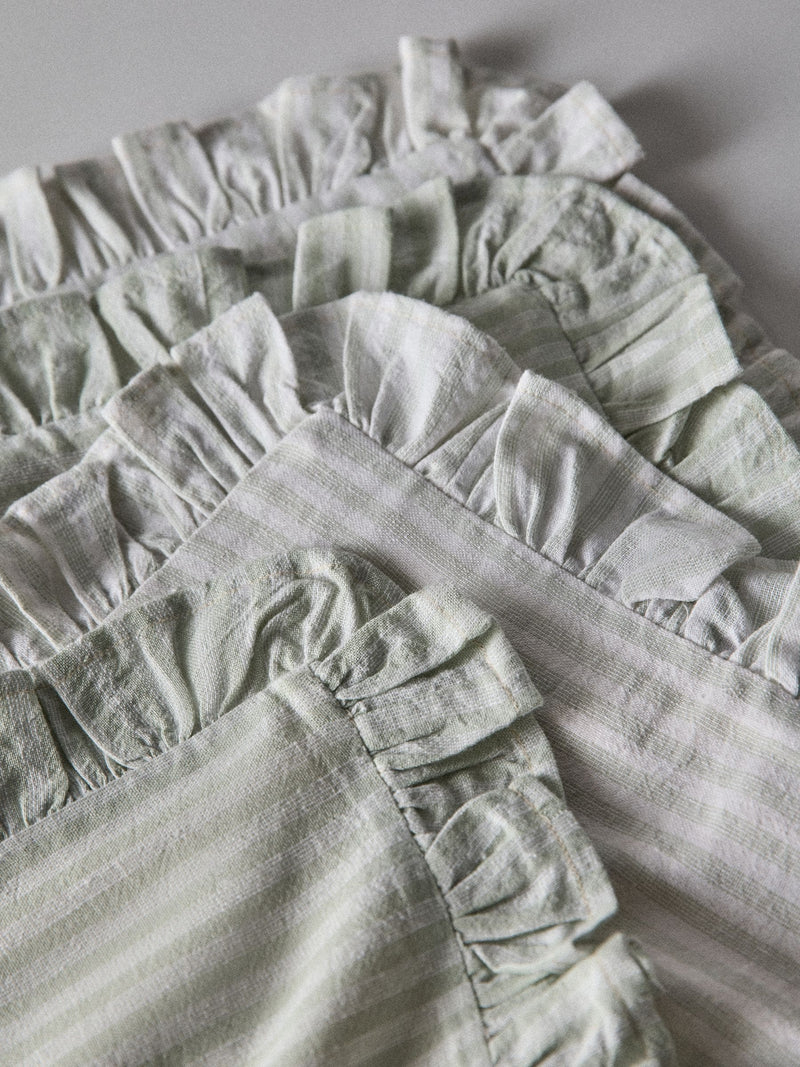 Cushion covers 4-pack green stripe ruffle (British brand)