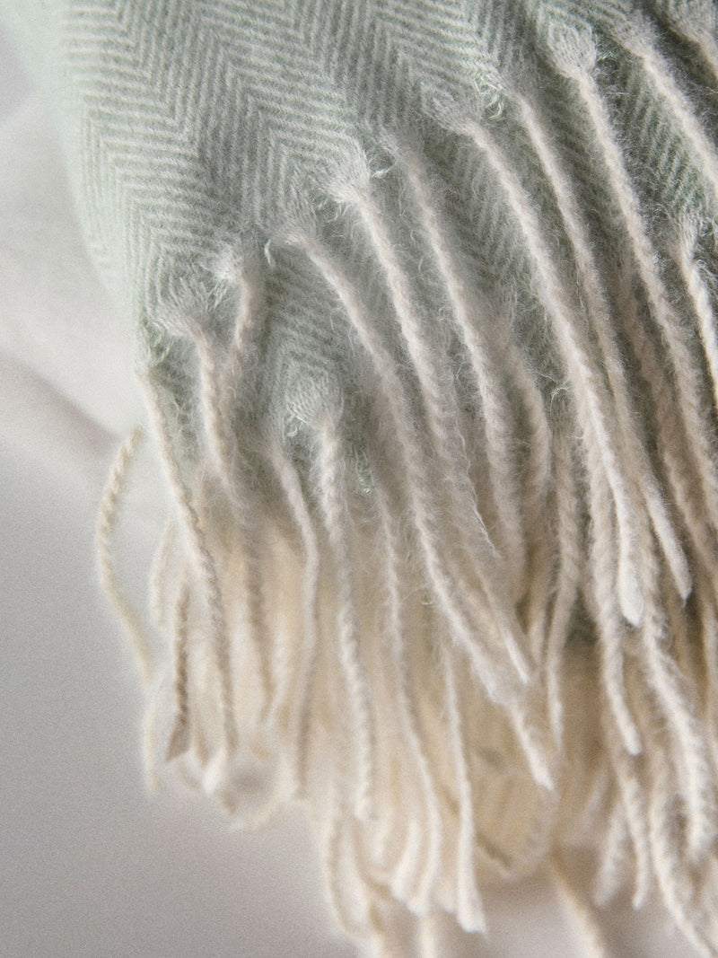 THE SET green grey herringbone throws 2 pack (British brand)