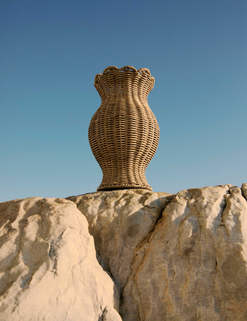 Wicker scallop vase 30cm height for dried flowers (British brand)